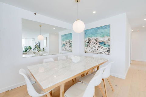 Exceptional 2-BR Oceanfront In Heart Of Gold Coast - Accommodation in Surfers Paradise 4