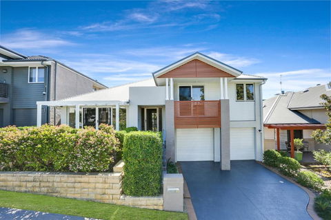 Entire Home In Park Central - Family-Friendly Getaway - Walk To Parks, Shops And Transport In Macarthur - Accommodation in Surfers Paradise 0