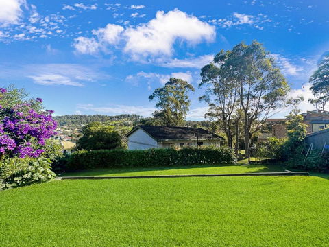Fab 3-Bed Stay With Great Outdoors & Water Views - Accommodation in Surfers Paradise 0