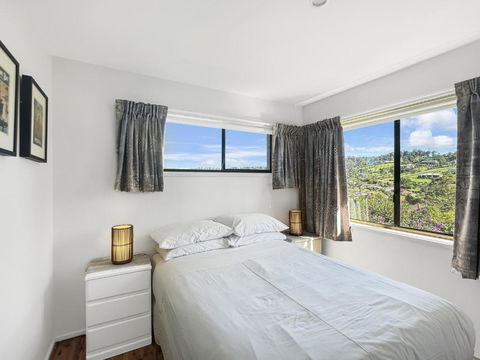Fab 3-Bed Stay With Great Outdoors & Water Views - Accommodation in Surfers Paradise 3