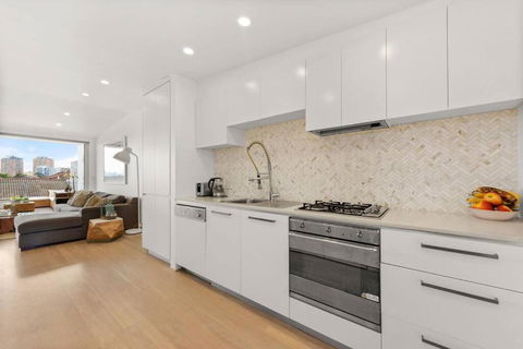 Fab Penthouse Near Bondi / Bronte, Shops & Bars - Accommodation in Surfers Paradise 1