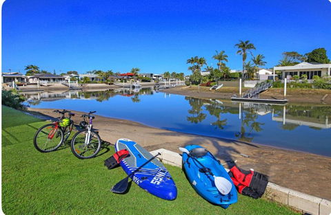 Fabulous Canal-front Unit In Mooloolaba - Accommodation in Surfers Paradise 0