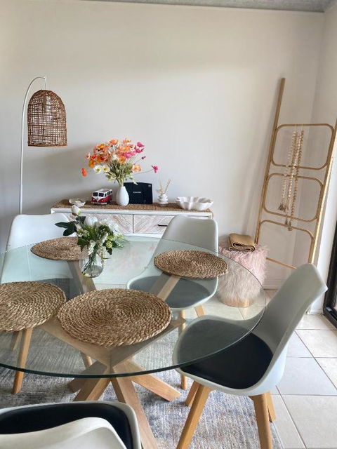 Fabulous Canal-front Unit In Mooloolaba - Accommodation in Surfers Paradise 4