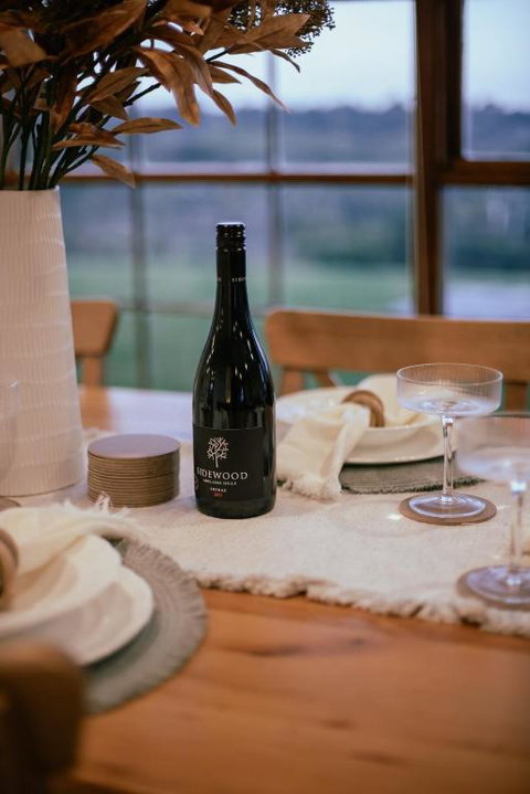 Farm Stay Picturesque Views - Accommodation in Surfers Paradise 2