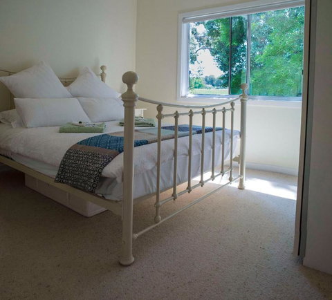 Farview Guest Accommodation - Accommodation in Surfers Paradise 4