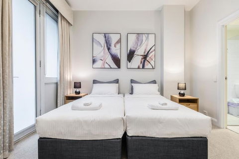 Fabulous Collins Street Luxury 2 BR Apartment - Accommodation in Surfers Paradise 2