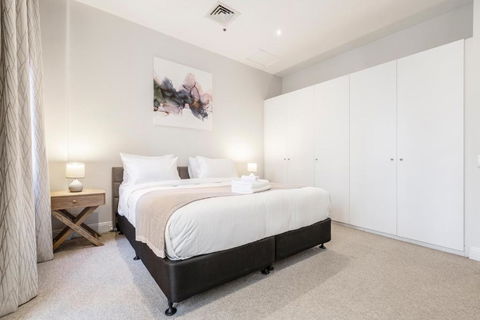 Fabulous Collins Street Luxury 2 BR Apartment - Accommodation in Surfers Paradise 3