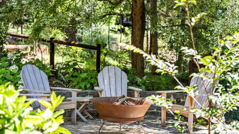 FROGWELL HOLLOW Immerse Into An Idyllic Fairytale - Accommodation in Surfers Paradise 1