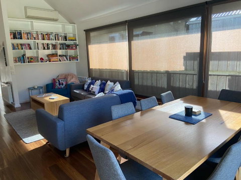 GALWAY COTTAGE - Accommodation in Surfers Paradise 3