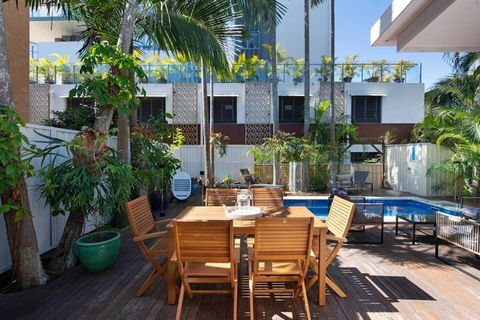 Genoa Beach House - Accommodation in Surfers Paradise 3