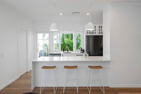 Genoa Beach House - Accommodation in Surfers Paradise 4