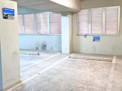 Glam Apartment 21 - Accommodation in Surfers Paradise 1