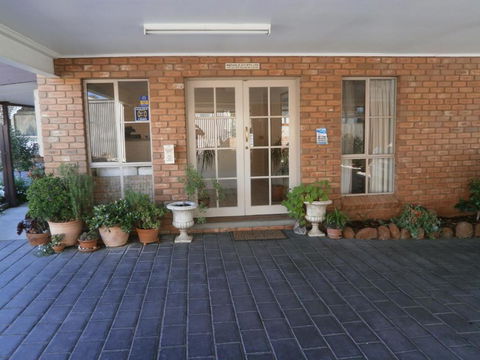 Golden Square Motor Inn - Accommodation in Surfers Paradise 2