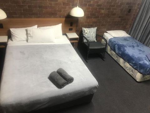 Golden West Motor Inn - Accommodation in Surfers Paradise 4