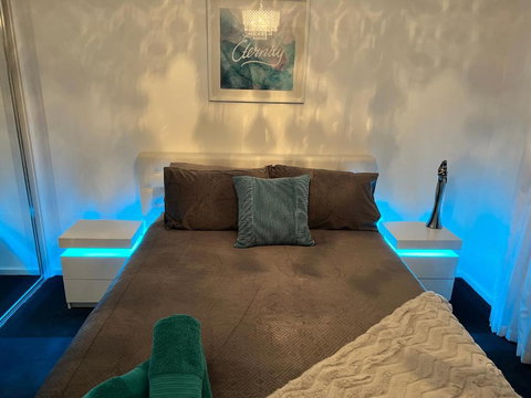 Gungahlin Luxe 5 Bedroom 2 Storey Home With Views Canberra - Accommodation in Surfers Paradise 3