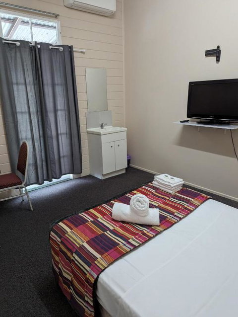 GRAND CENTRAL HOTEL PROSERPINE - Accommodation in Surfers Paradise 3