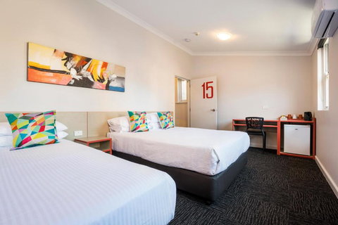 Granville Hotel - Accommodation in Surfers Paradise 2
