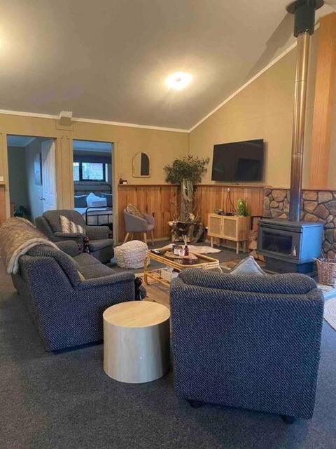 Great Lakes Wilderness Three Bedroom Home - Accommodation in Surfers Paradise 0