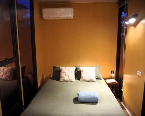 Grove At Peasant Farm By Tiny Away - Accommodation in Surfers Paradise 2