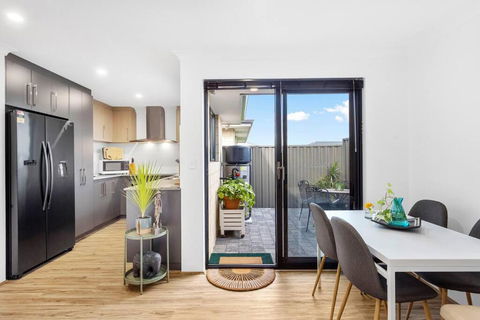 Guildford Family Hideaway - Accommodation in Surfers Paradise 1