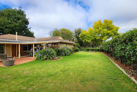 Hahndorf Home, Walk To Main St, Sleeps 8 - Accommodation in Surfers Paradise 2