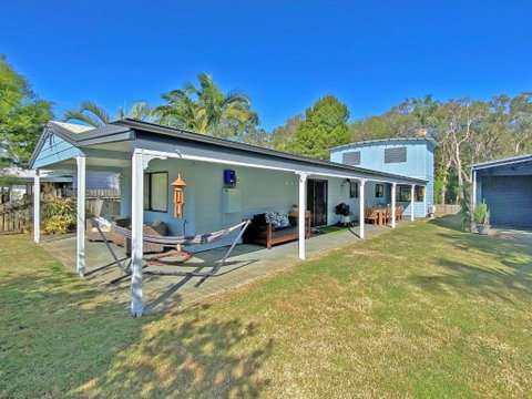 HAPPY DAZE - Accommodation in Surfers Paradise 0