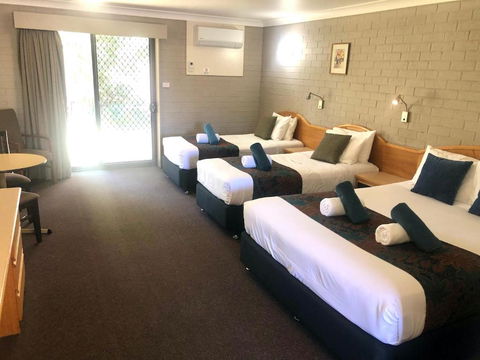 Hilltops Retreat Motor Inn - Accommodation in Surfers Paradise 2