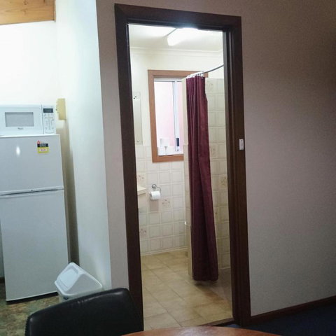 Hawker Holiday Cabins - Accommodation in Surfers Paradise 1