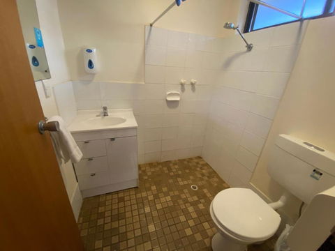 Hawker Hotel Motel - Accommodation in Surfers Paradise 2