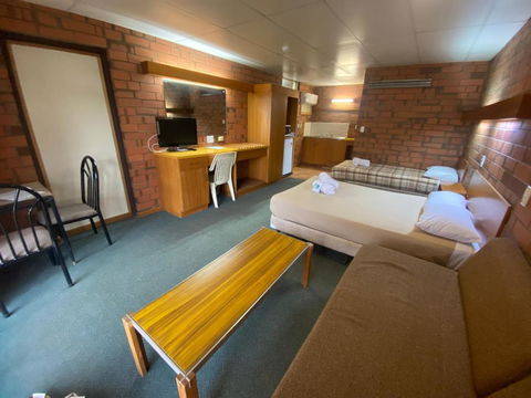 Hawker Hotel Motel - Accommodation in Surfers Paradise 3
