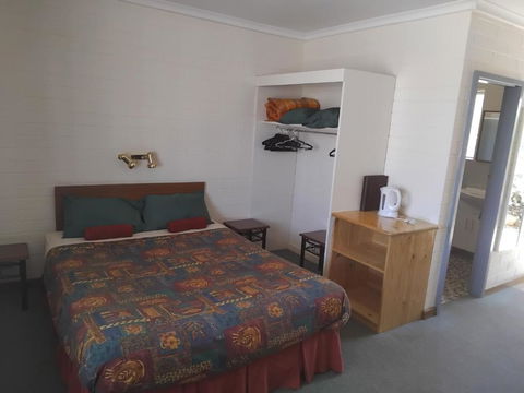 Hawker Outback Motel - Accommodation in Surfers Paradise 2