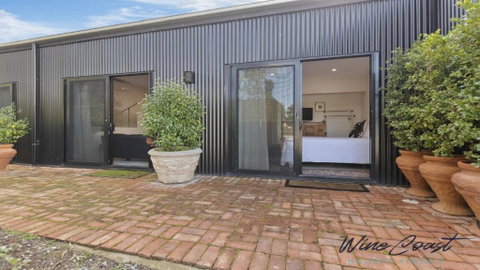 Hideaway Nook By Wine Coast Holiday Rentals - Accommodation in Surfers Paradise 1
