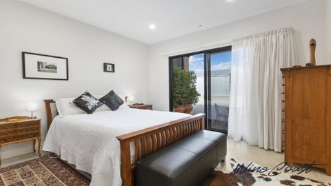 Hideaway Nook By Wine Coast Holiday Rentals - Accommodation in Surfers Paradise 3