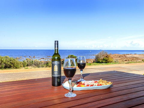 High Tide - Beachfront Pet-friendly - Accommodation in Surfers Paradise 3