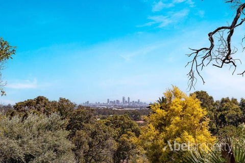 Historical Cottage In The Hills - Accommodation in Surfers Paradise 2