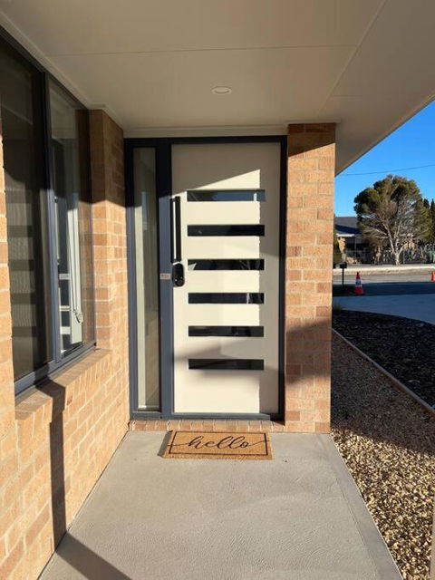 Home In Brighton - Accommodation in Surfers Paradise 1
