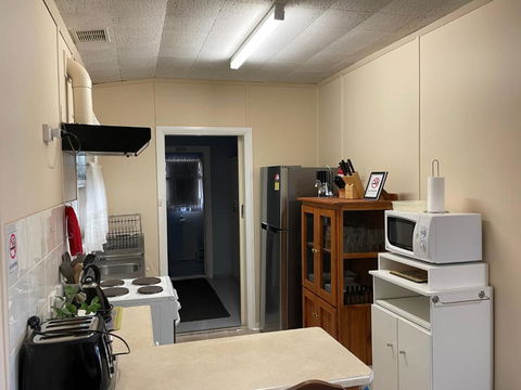 Homely Cottage - Accommodation in Surfers Paradise 2