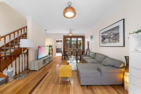 Ideally Located 3 BR With Parking & Central & Darling Harbour-10 Mins Walk - Accommodation in Surfers Paradise 0