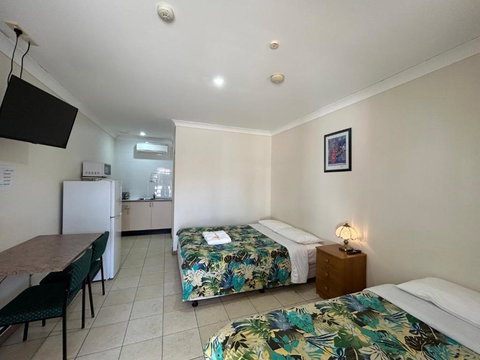 IGrand Motel - Accommodation in Surfers Paradise 0