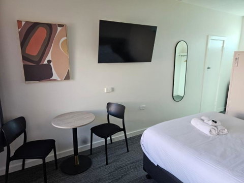 International Hotel Motel - Accommodation in Surfers Paradise 1