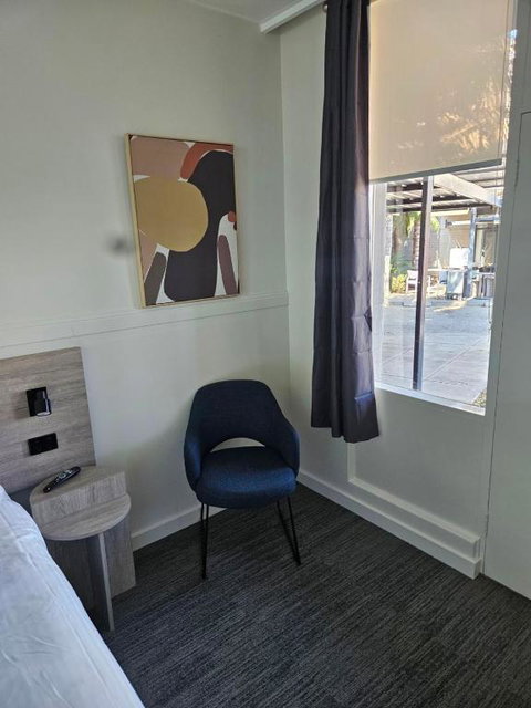 International Hotel Motel - Accommodation in Surfers Paradise 3