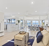 Adrift Retreat - St Georges Basin Waterfront Home - Accommodation in Surfers Paradise