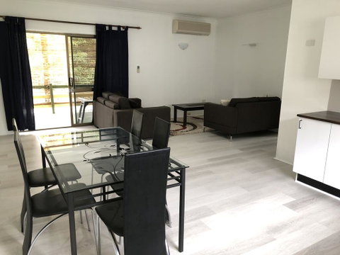 Airlie Getaway Unit 2 - Accommodation in Surfers Paradise 3