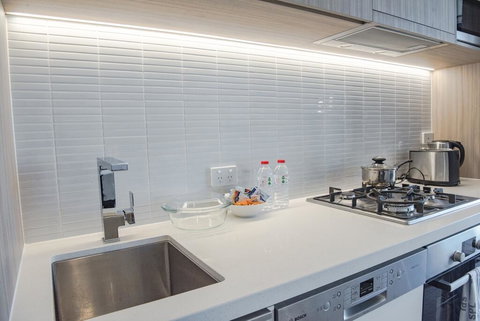 AirTrip Apartments On Tribune Street - Accommodation in Surfers Paradise 1