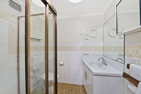 Akuna 14, 6 Joffre Street, - Accommodation in Surfers Paradise 2