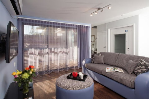Albany Waves - Accommodation in Surfers Paradise 3