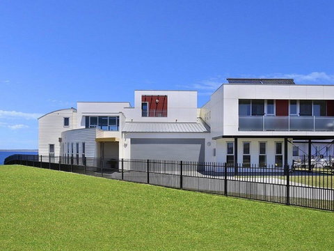 Albatross - Whale Watch From The House - Accommodation in Surfers Paradise 0