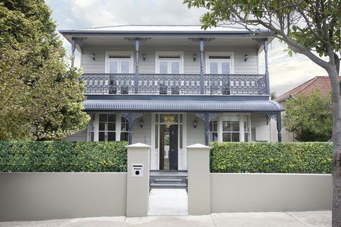 Alegria - Accommodation in Surfers Paradise 0