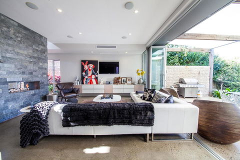 Alegria - Accommodation in Surfers Paradise 1