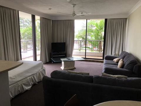 Alexander Holiday Apartments - Accommodation in Surfers Paradise 2